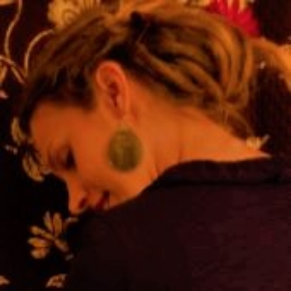 Meet your Posher, Sarah - Picture 1 of 1